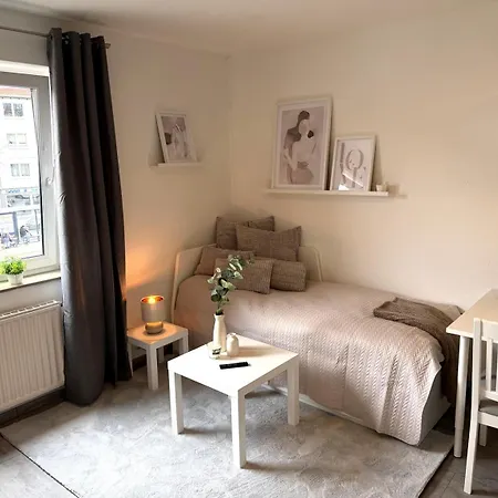 Studio-apartment In Zentraler Lage Naehe Uni
