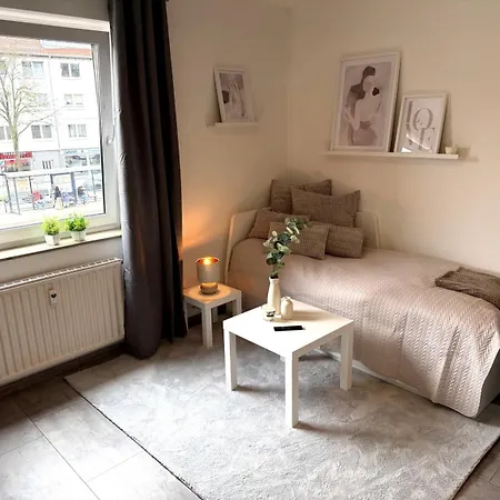 Studio-apartment In Zentraler Lage Naehe Uni Apartment